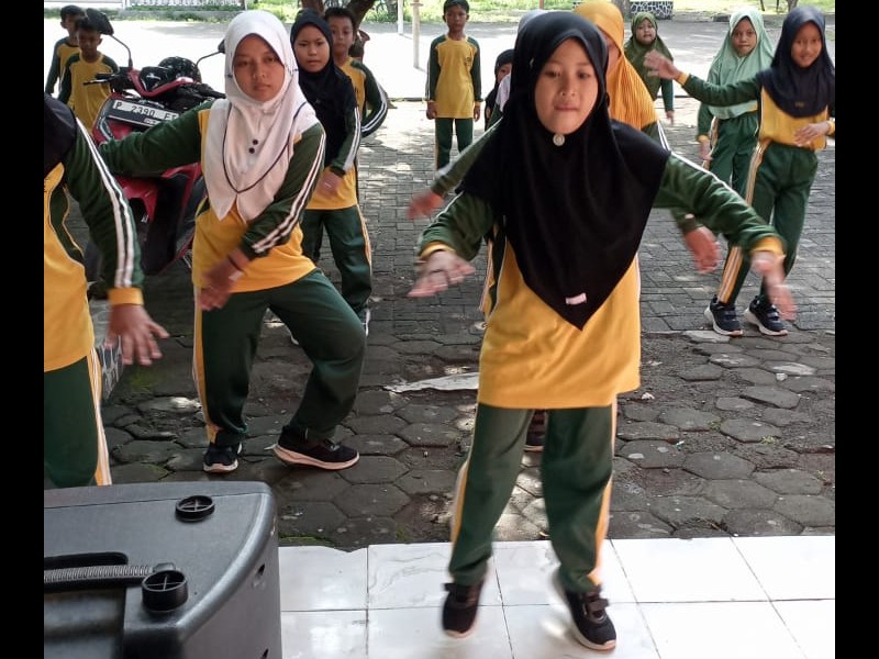 KEGIATAN SENAM PAGI